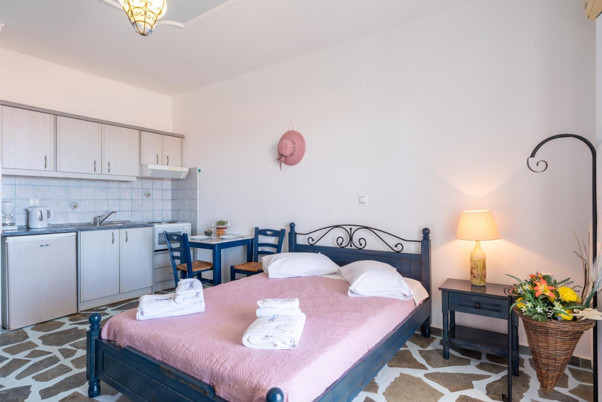 Sirines Aparthotel Vlachata Exteriör bild
