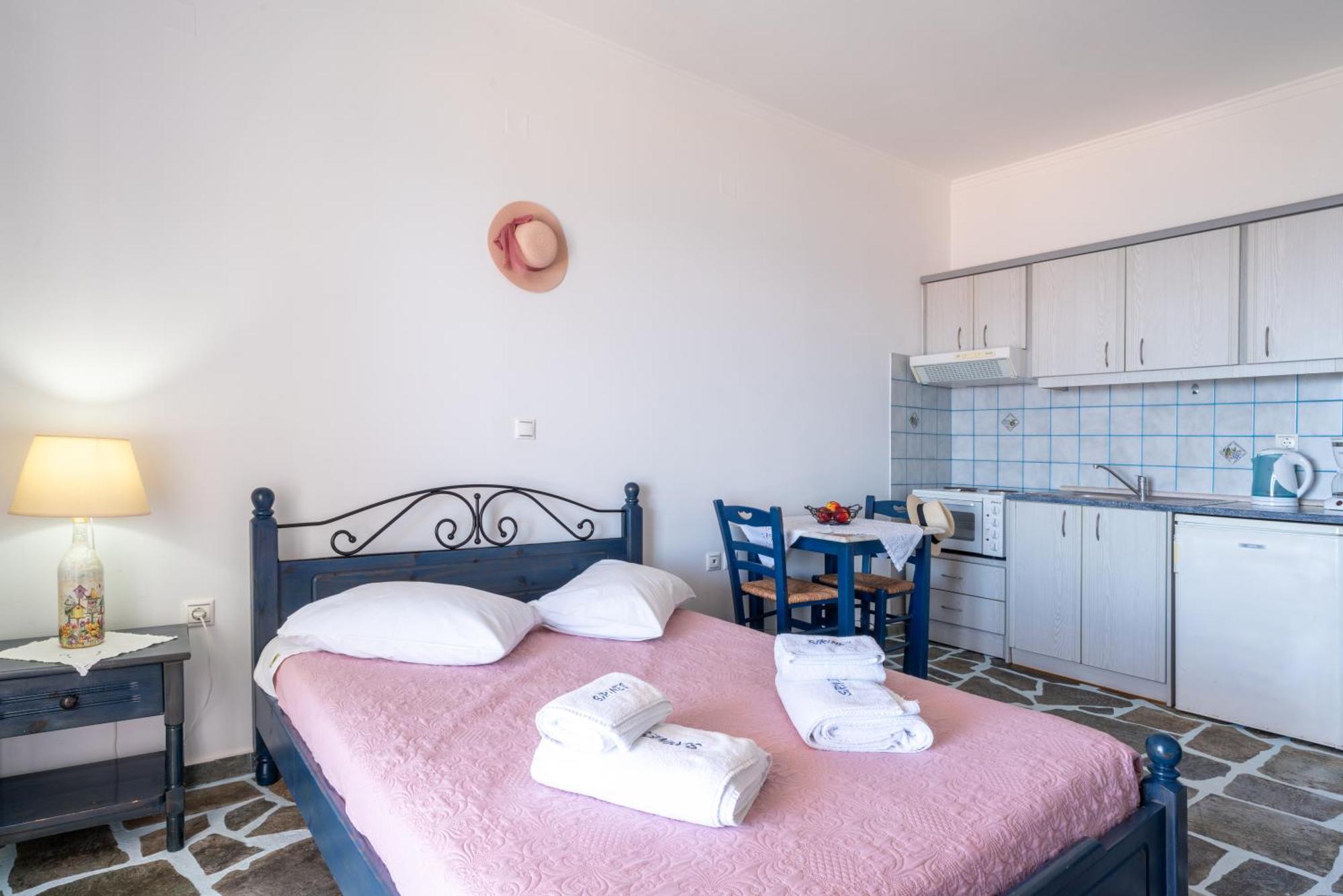 Sirines Aparthotel Vlachata Exteriör bild